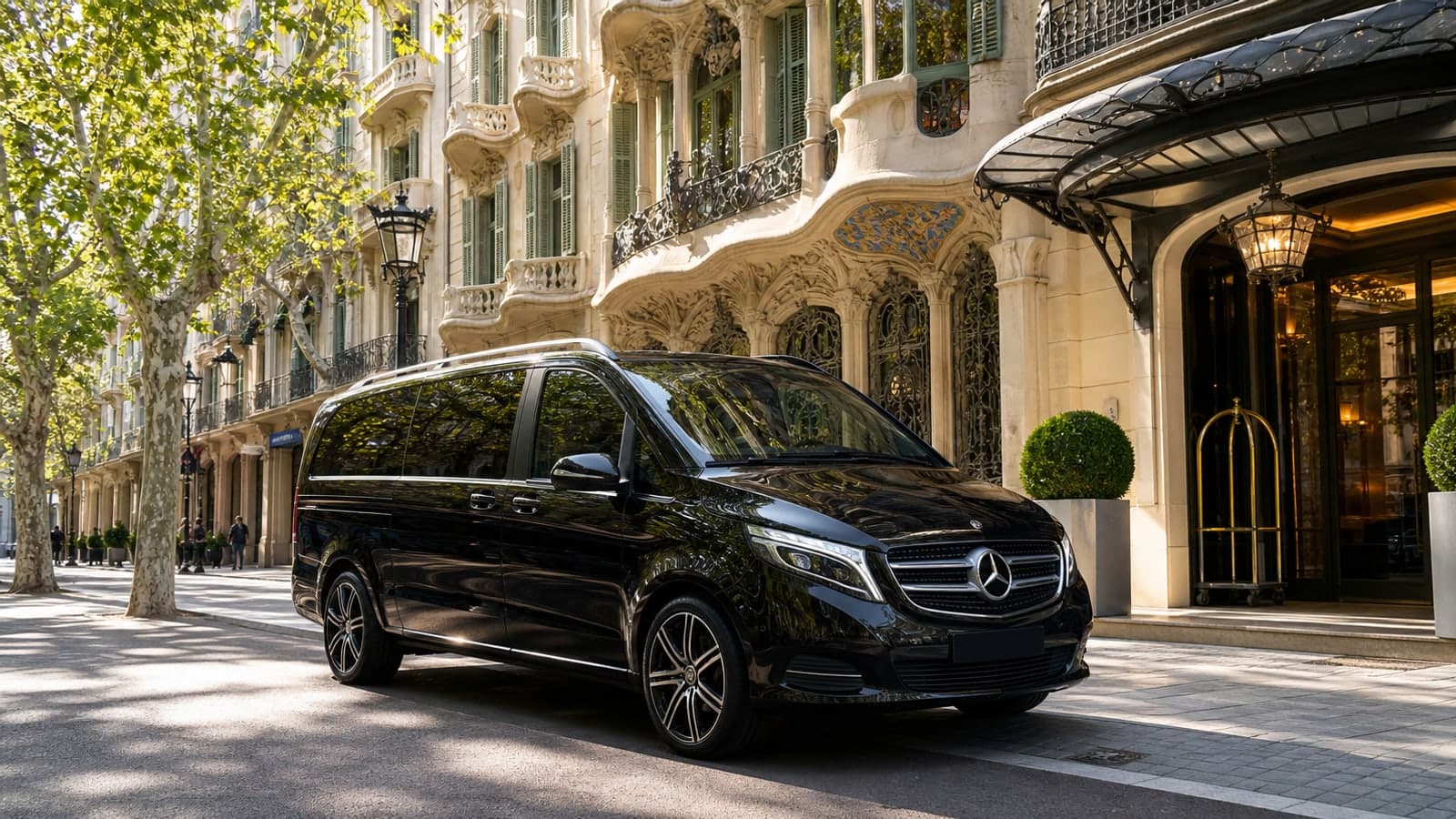 Mercedes de MeTransfers para Descubre Traslados privados de Barcelona a Madrid viaja con total comodidad y exclusividad