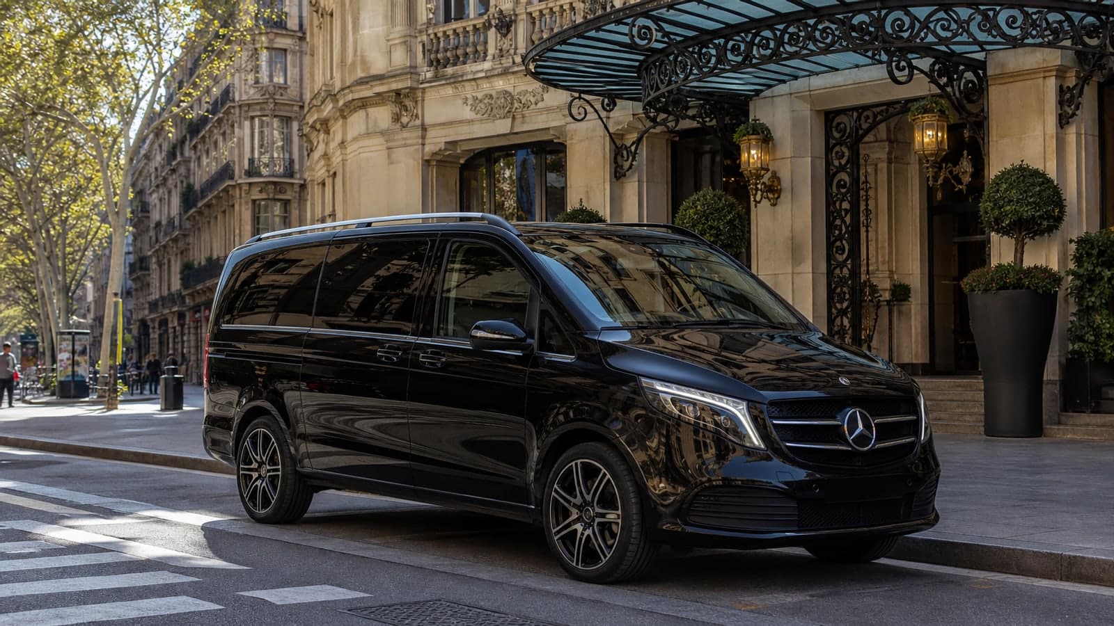 Mercedes de MeTransfers para Guía Completa: Fiestas de Sant Josep Oriol Transporte privado al Barrio Gótico sin preocuparte por el aparcamiento