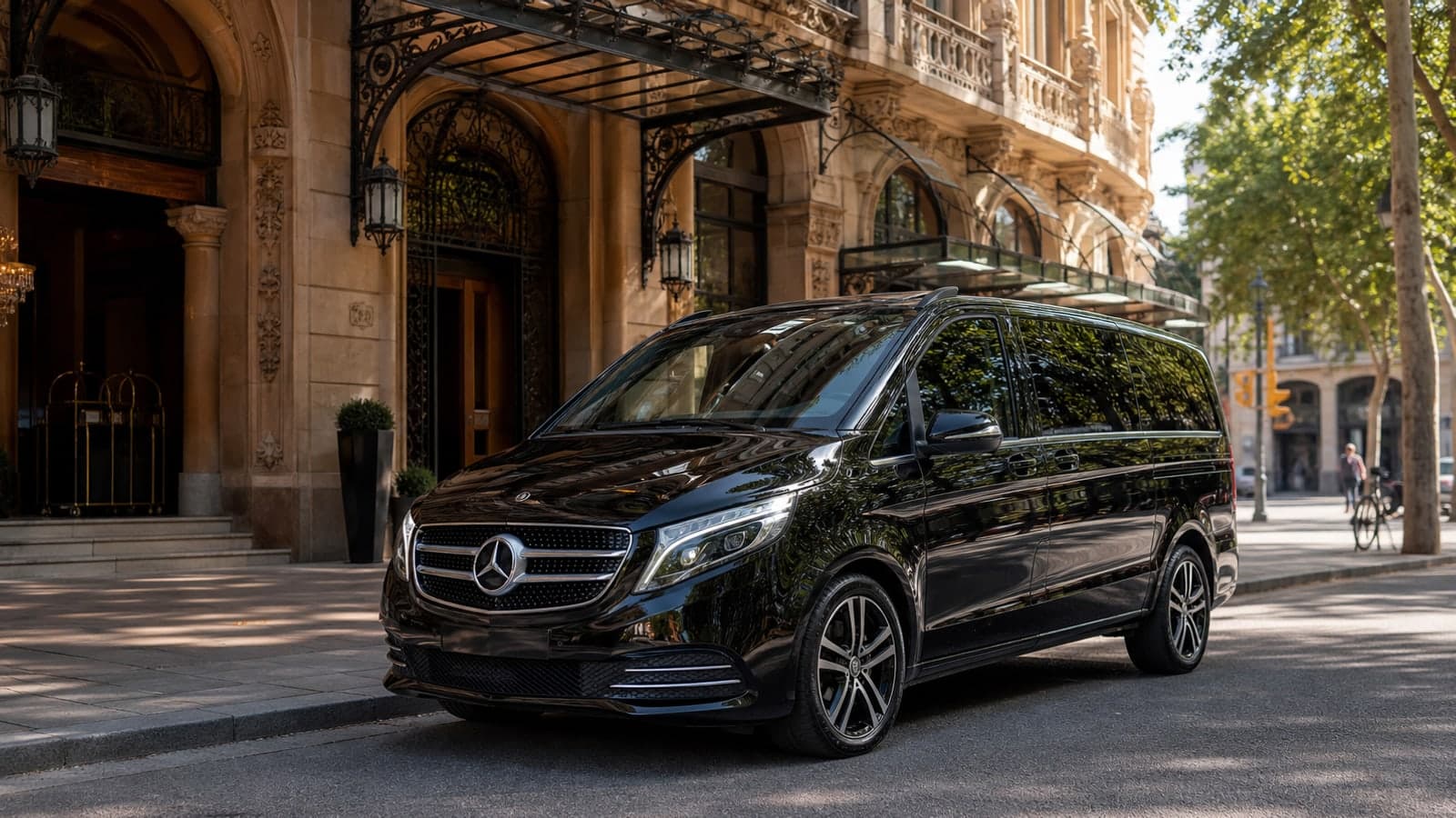 Mercedes de MeTransfers para La Mejor Opción de La ventaja de un conductor local Rutas sin tráfico y puntualidad en tu tour