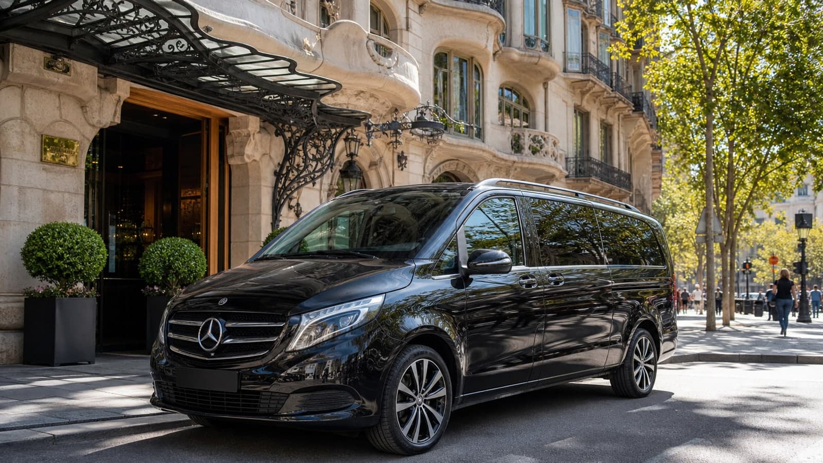 Mercedes de MeTransfers para Por qué elegir Cómo diseñar tu excursión privada de 1 día por Barcelona con MeTransfers